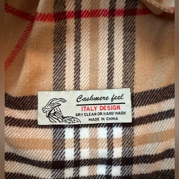 Women’s Scarf - Picture 3 of 3